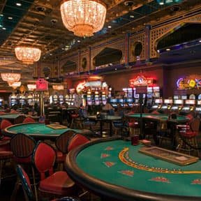 Bóng đá và casino trực tuyến ở Việt Nam với ps99